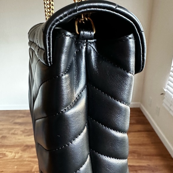 MINT CONDITION YSL SMALL LOULOU IN QUILTED LEATHER, price negotiable. - Picture 5 of 6
